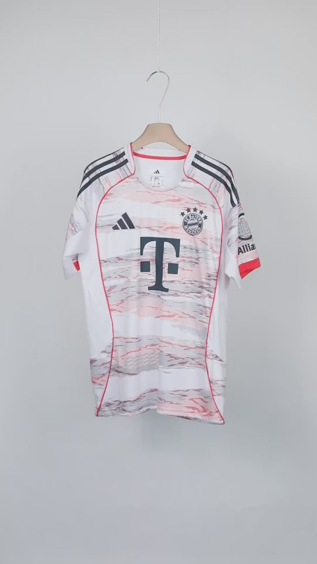 BAYERN MUNICH AWAY SOCCER JERSEY REPLICA 2025/26